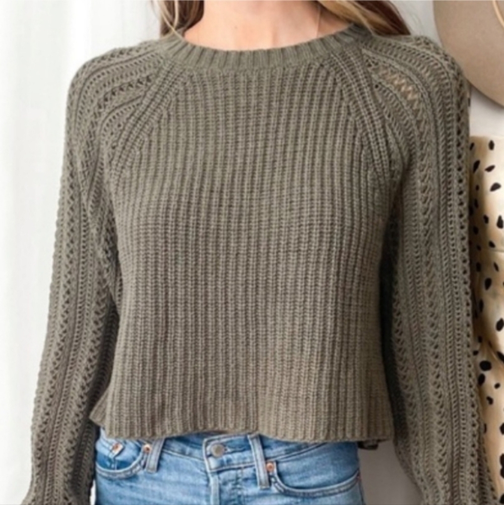 American Eagle AEO Cropped Knit Sweater Women's XS Green Crew Neck Neutral EUC